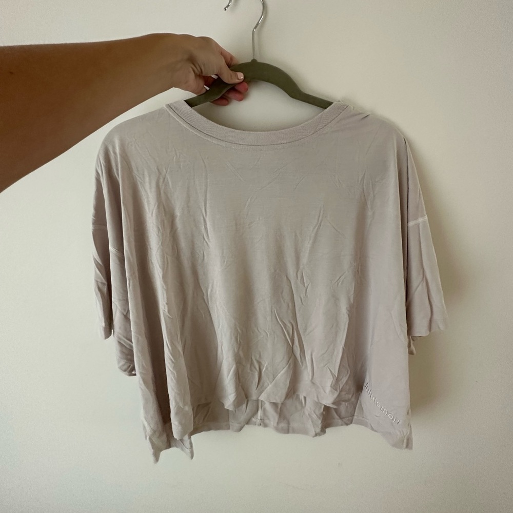 Lululemon flowy tee